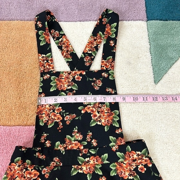 Forever21 Moody Floral Overall Skirt - Picture 5 of 17